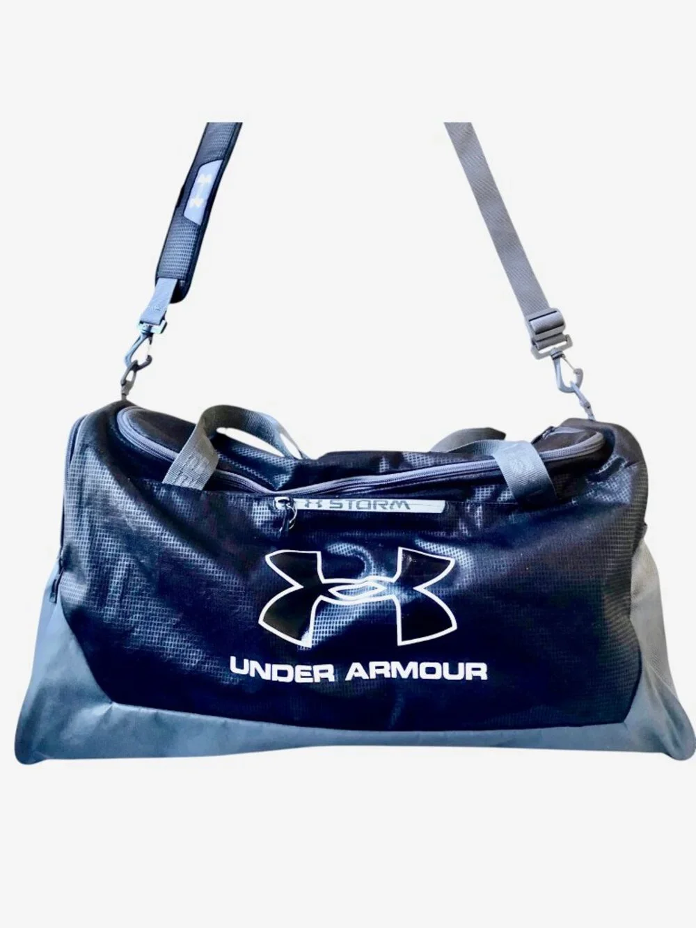 Under Armour Duffel Bag STORM HEAT GEAR Gray & Black with Handles + Strap logos